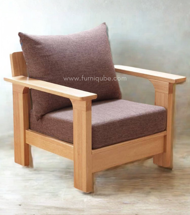 Widearm Lounge Chair